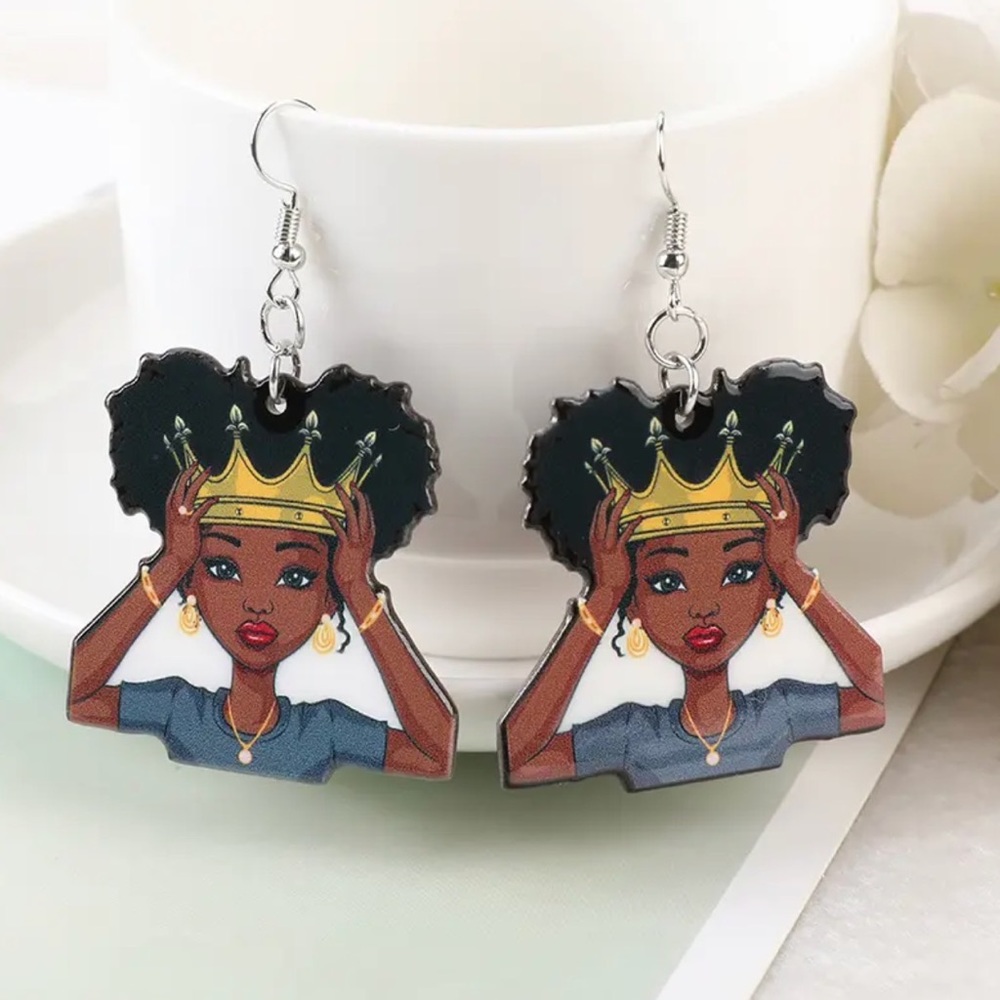 🍒🍒  BUNDLE ONLY Queen Dangle Earrings